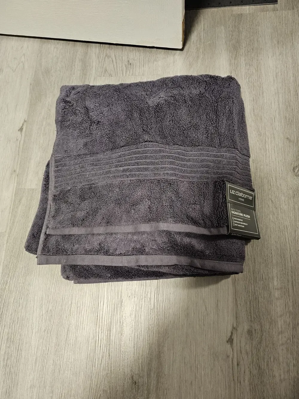 Liz Claiborne Home Bath TOWEL SIGNATURE PLUSH 100% Cotton Winter Gray NWT